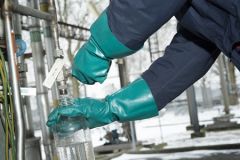 ANSELL ALPHATEC 58-335 MEDİUM NİTRİL KAPLI GIDA UYUMLU KİMYASAL DİRENÇLİ UZUN İŞ ELDİVENİ