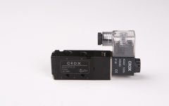 1/4-5/2 TEK BOBİN VALF AC220V